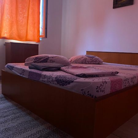 فيلا Quiet Garden 1St Floor بوخارست المظهر الخارجي الصورة